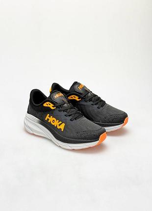 Жіночі кросівки hoka challenger art 7 чорні з помаранчевим