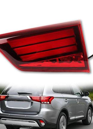 Ліхтар внутрішній (кришка багажника) правий mitsubishi outlander (мітсубіші аутлендер) 2016-2021 8331a180