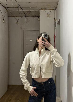 Вкорочена зіп, жіноча від бренду bershka