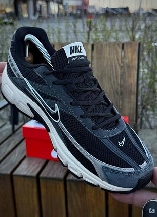 Nike initiator 7
