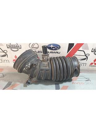 Патрубок воздушного фильтра 165788h302 nissan x-trail t30 бензин