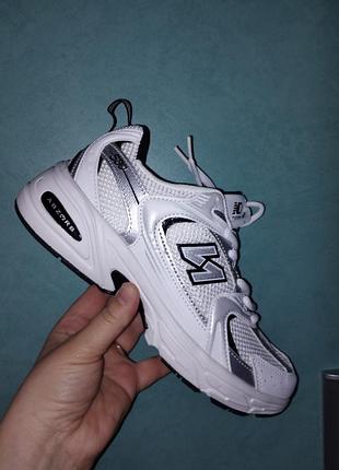 Женские кроссовки new balance