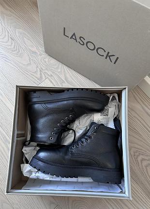 Черевики чоловічі lasocki, чорні розмір 41. натуральна шкіра. влягалися 3рази. абсолютно ідеальний мають стан