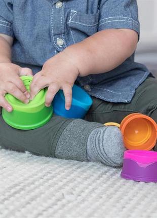 Пірамідка fat brain toys dimpl stack чашки (f293ml) 5