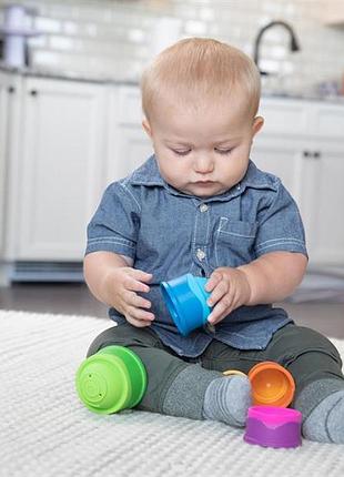 Пірамідка fat brain toys dimpl stack чашки (f293ml) 7