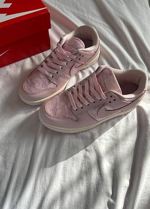 Nikedunk low wmns lace pack regal pink / женские кроссовки / найк данк розовые / найк данк 37 38 39 40 41