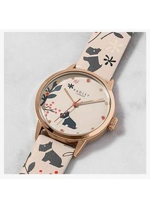 Часы нови в коробке radley london. кварц привезли из австрии