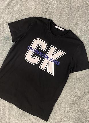 Футлолка від calvin klein jeans