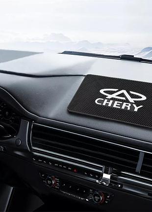Антиковзаючий килимок на панель авто chery (чері)