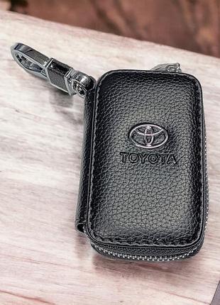 Ключница для ключей с карабином toyota