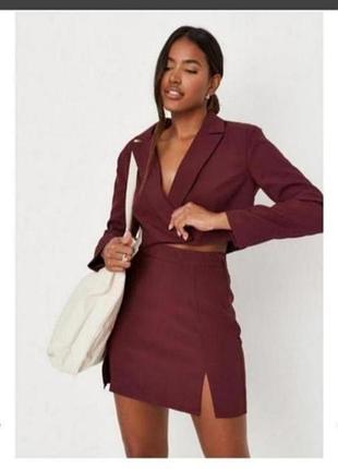 Мініспідниця з розрізами