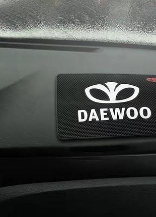 Антискользящий коврик на панель авто daewoo (дэу)