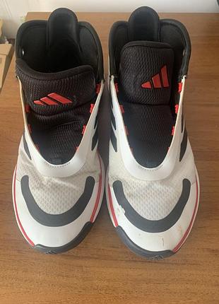 Кросівки баскетбольні, волейбольні 45 розміру adidas