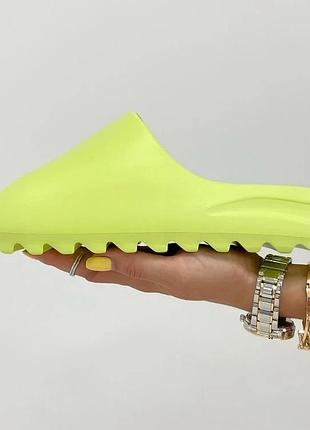 Slide glow green