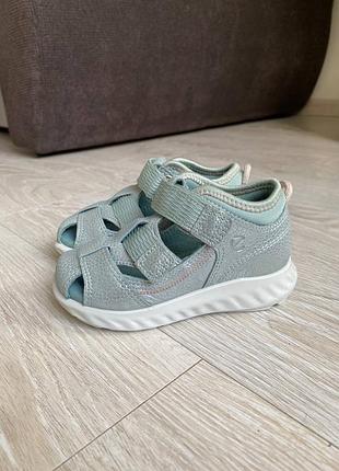 Сандалии кожаные оригинал ecco mini stride 725141 гг.21