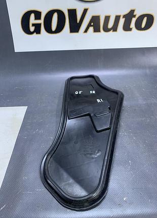 Накладка/ экран двери задний левый audi q5 08-17 8r0839915d