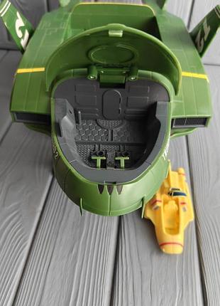 Корабель thunderbird 2