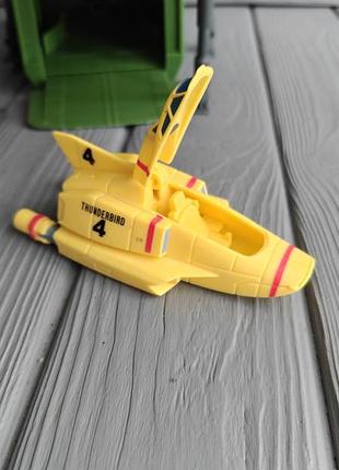 Корабель thunderbird 3