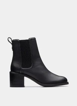 Жіночі черевики clarks