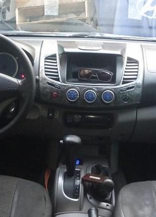 Накладки на панель (11 деталей) карбон для mitsubishi l200 2006-2015 рр