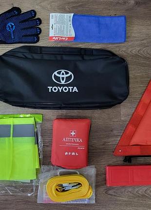 Набір автомобіліста toyota єс 8 од, вогнегасник 1 кг, аптечка ама-1
