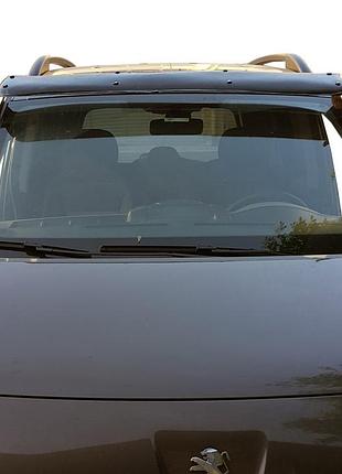 Козирьок на лобове скло (чорний глянець, 5мм) для peugeot partner tepee 2008-2018 рр