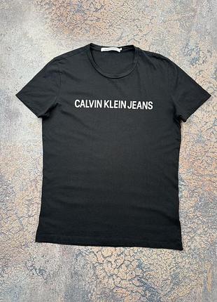 Футболка calvin klein jeans з великим логотипом розмір л-хл