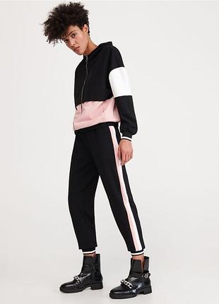 Жіночий костюм