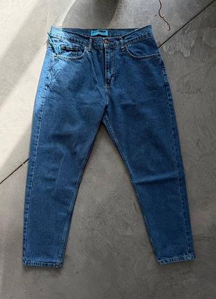 Джинсы mom fit - свободный стиль и абсолютный комфорт 😍