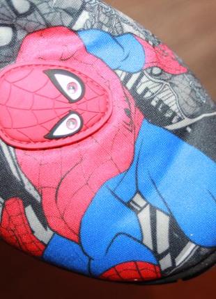 Тапочки на меху marvel spider-man со светящимися глазами размер 12-13  20 см по стельке2 фото