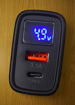 Зарядное устройство 3.1а 2usb a и type-c с дисплеем хорошее новое