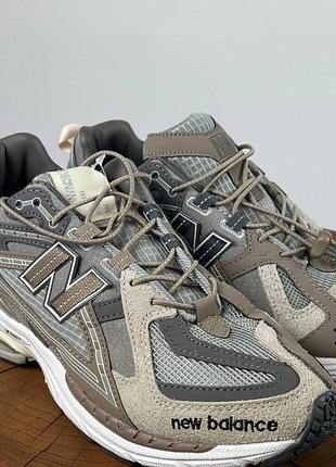 New balance 1906 u brown silver