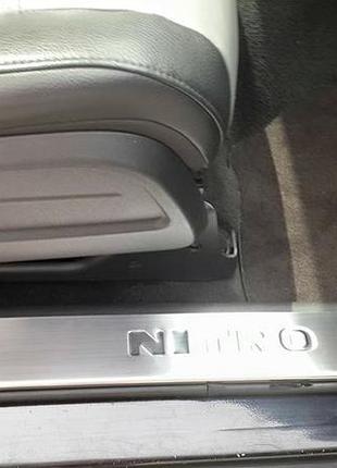Накладки хромированные на дверные пороги (4шт, на верхнюю часть) dodge nitro 2006-2011, carmos, 64500201