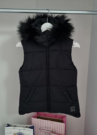Безрукавки у продажі 2