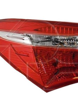 Фонарь задний toyota corolla e18 2013-2016 правый внешний с патроном tyc 11c576052b