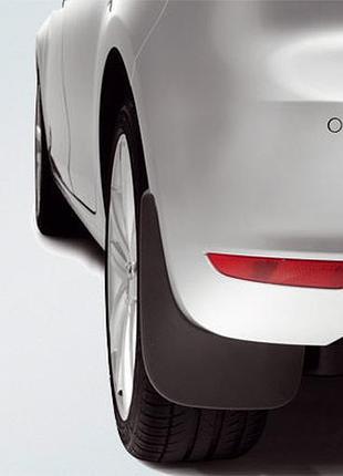 Оригинальные брызговики volkswagen golf 6 2008-2012 задние 2шт vag 5k0075101