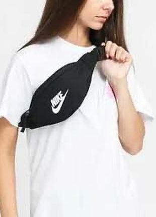 Сумка на пояс( бананка) від nike