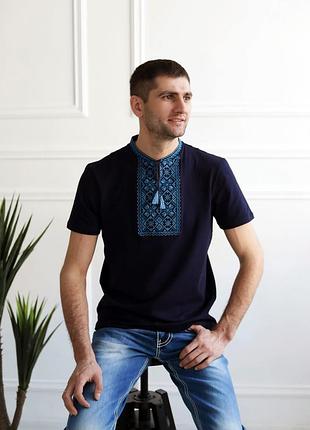 Молодежная вышитая футболка на синей ткани 2xl