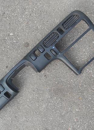 Центральная консоль мазда 626 ge 1992-1997гг.