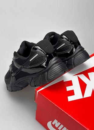 Nike v5 rnr all black 3