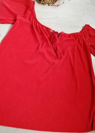 Красная блузка мелкая плиссировка new look с шнуровкой спереди4 фото