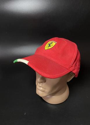 Кепка ferrari