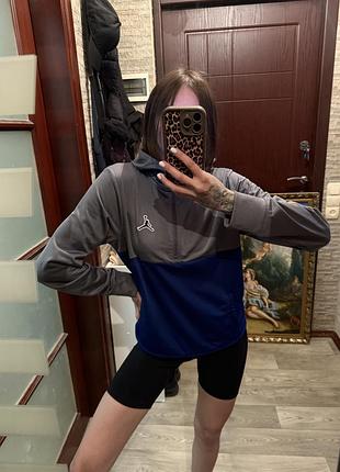 Спортивная мастерка
