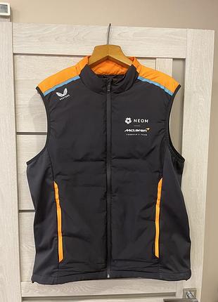 Жилет castore mclaren f1 team hybrid vest розмір xl оригінал