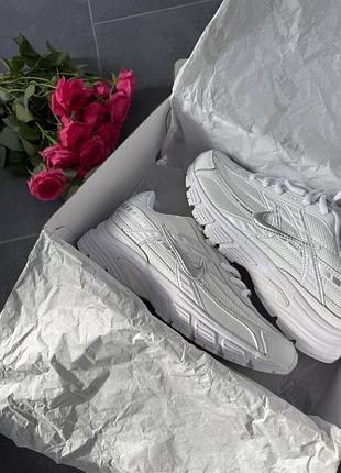 Nike initiator full white