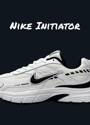 Nike initiator white black