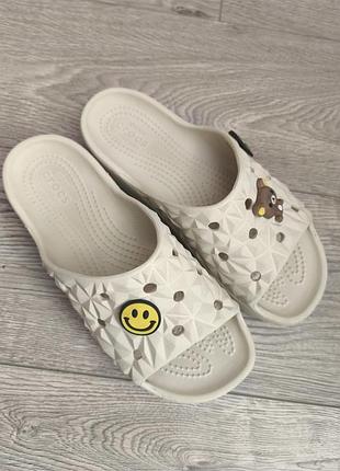 Шльопанці crocs