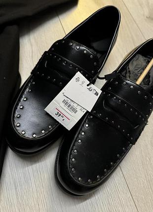 Туфлі лофери bershka