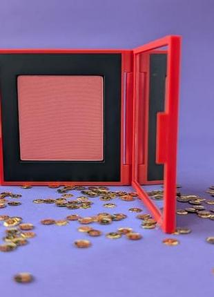 Hung vanngo beauty 
very beautiful matte velvet blush.