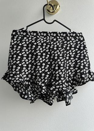 Шорти високі з краями воланами boohoo m-l